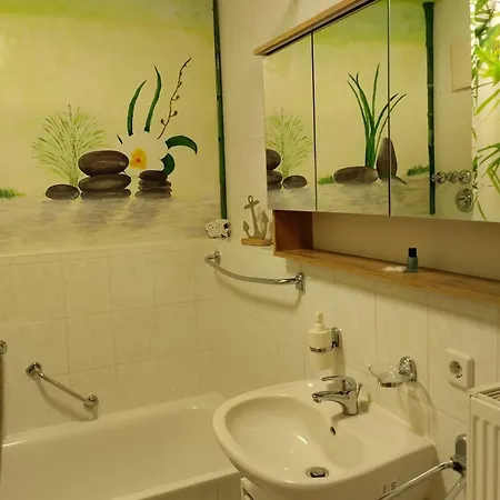 Grosse Monteurswohnung 4 Personen * Глаухау